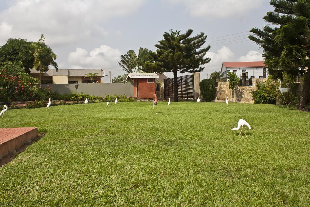 Quest Lodge Spintex Esterno foto