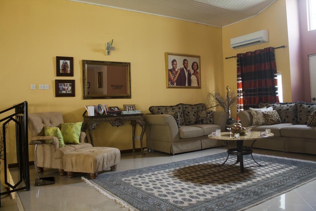 Quest Lodge Spintex Esterno foto