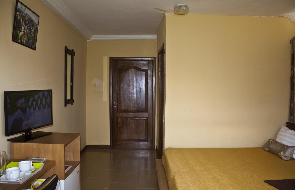 Quest Lodge Spintex Esterno foto