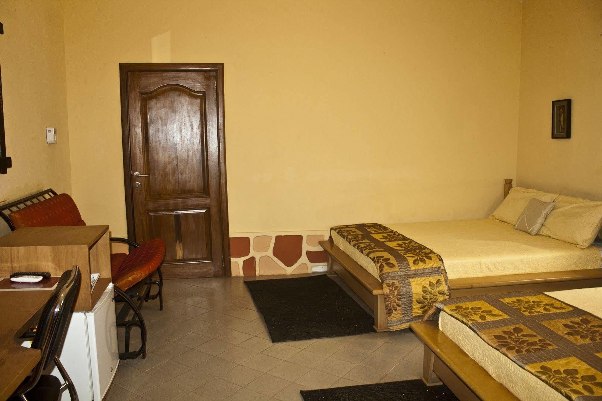 Quest Lodge Spintex Esterno foto