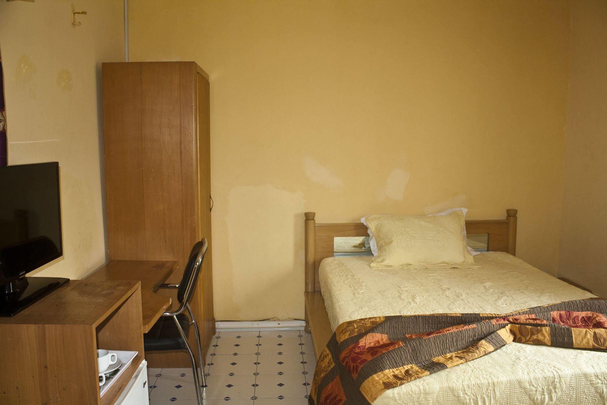 Quest Lodge Spintex Esterno foto