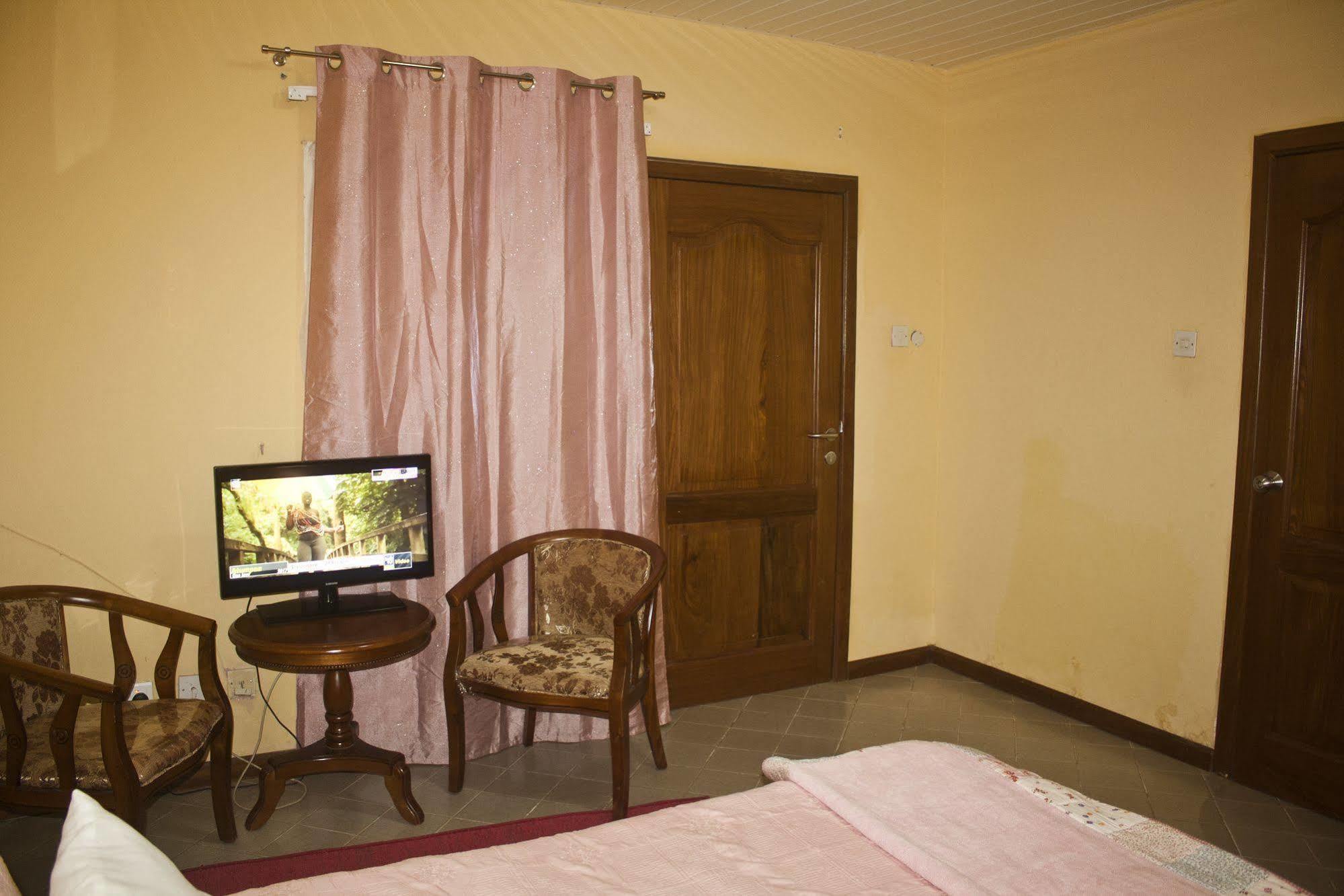 Quest Lodge Spintex Esterno foto