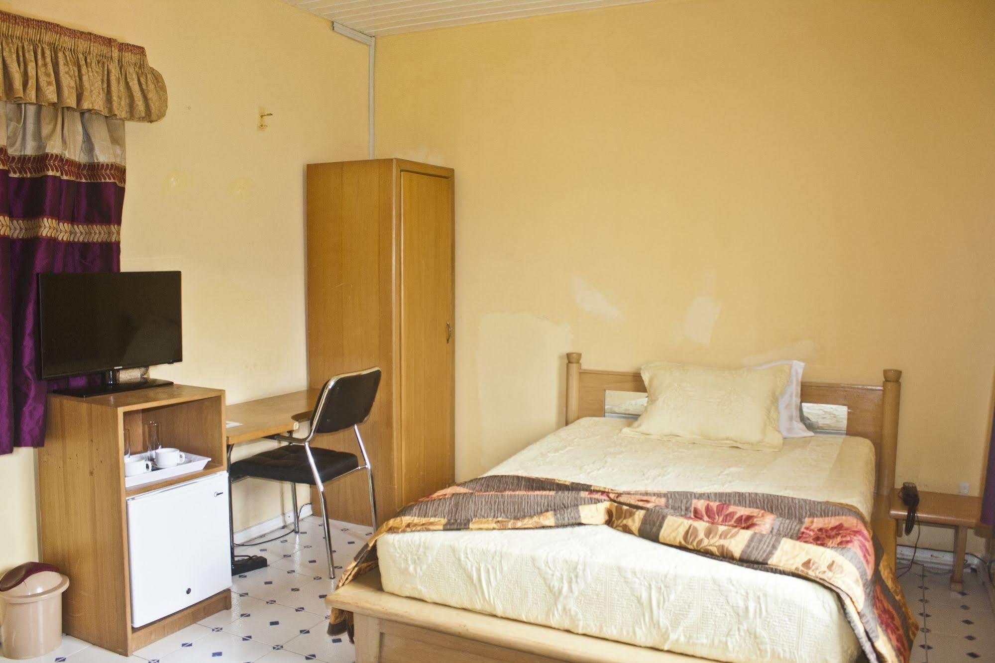 Quest Lodge Spintex Esterno foto